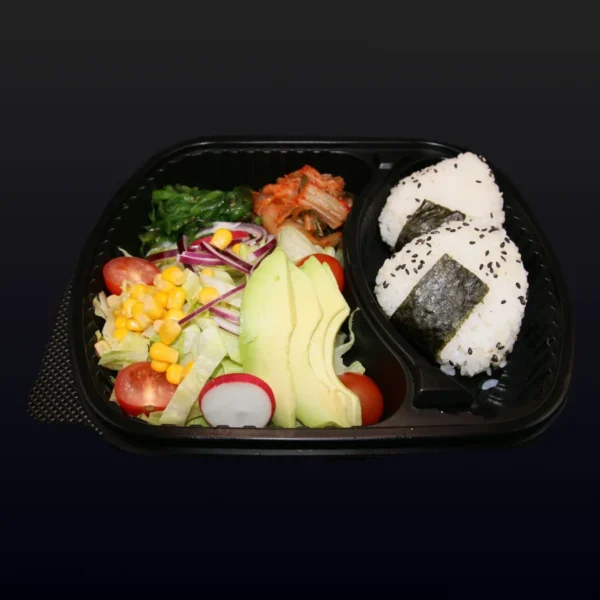 S1) Vegetarischer Teller mit Onigiri und Salat